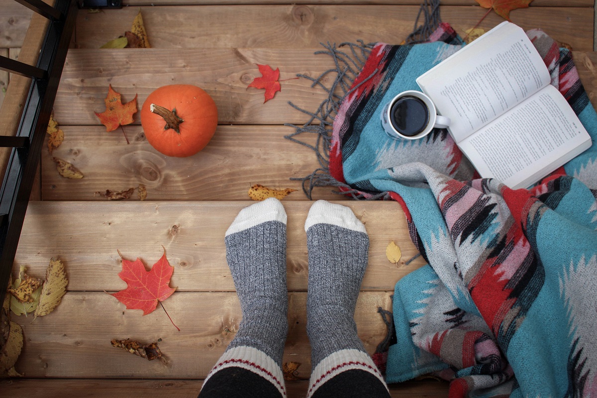 How to Hygge: 6 ways to feel Cozy over Autumn and Winter - The Kris Sherry  Team